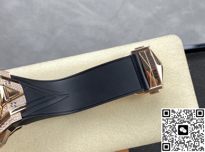 3A390124-9362-EAC4-7DCA-5D813881B2BA